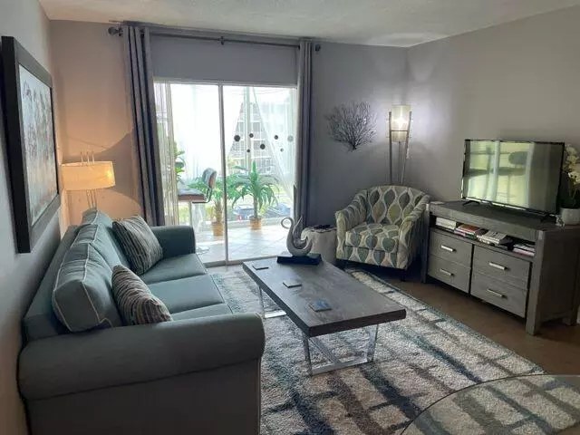 Lake Worth, FL 33461,2562 N Garden DR 312