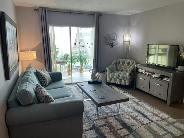 2562 N Garden DR 312, Lake Worth, FL 33461