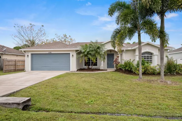 1581 SW Pitts AVE, Port Saint Lucie, FL 34953