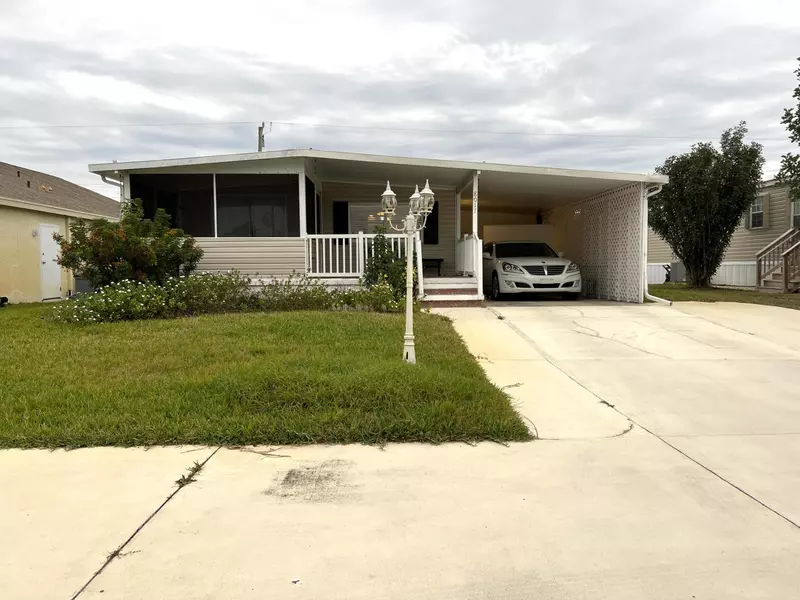 8017 SE Swan AVE, Hobe Sound, FL 33455