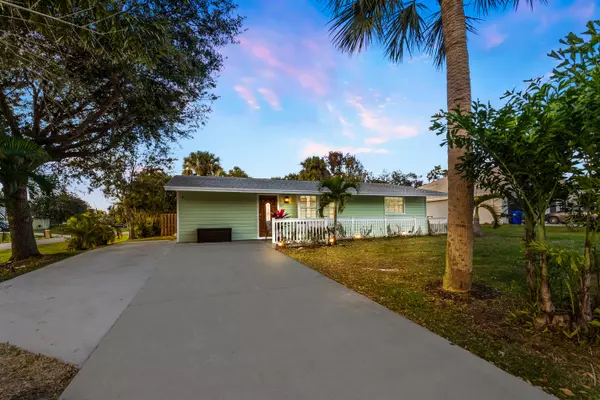 385 Bayharbor TER, Sebastian, FL 32958