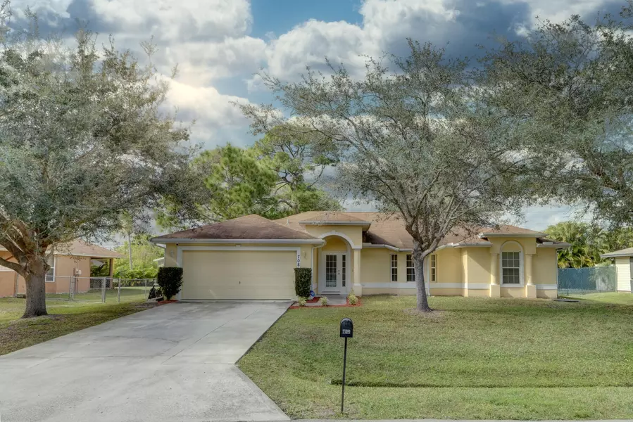 708 NE Jordan TER, Port Saint Lucie, FL 34983