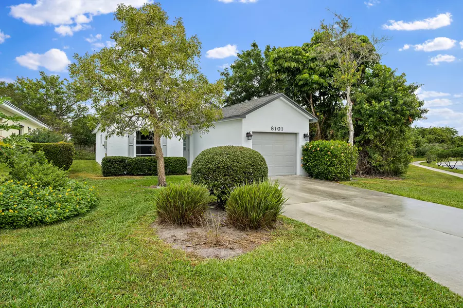 8101 SE Sugar Pines WAY, Hobe Sound, FL 33455