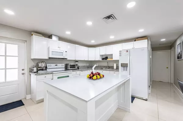 480 Caroline AVE, Royal Palm Estates, FL 33413