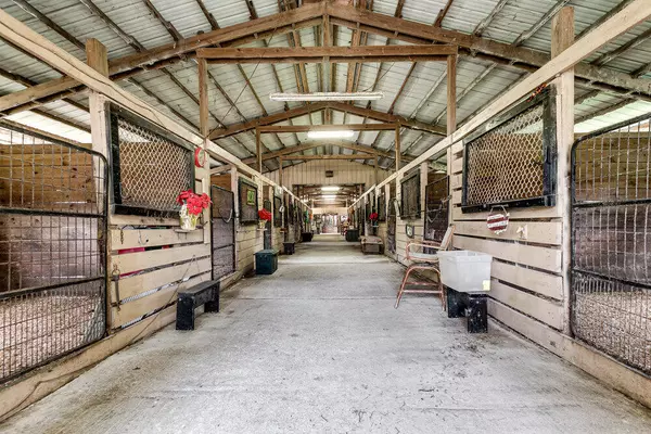 Loxahatchee Groves, FL 33470,2552 B RD