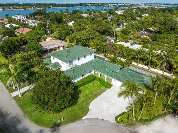 Lantana, FL 33462,804 E Marbella Lane