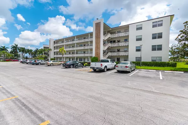 2054 Hythe C, Boca Raton, FL 33434