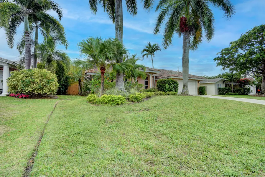 102 NE 16th CT, Delray Beach, FL 33444