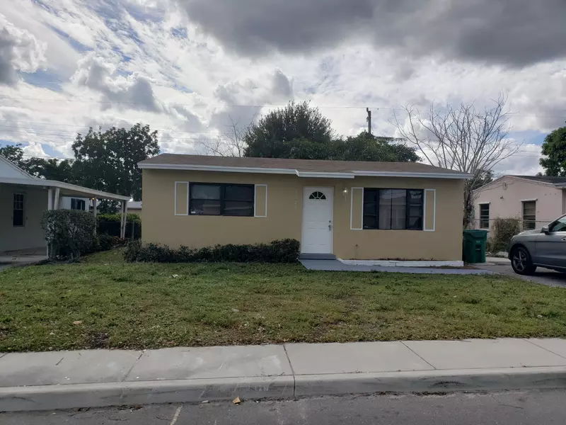 1321 W 24th ST, Riviera Beach, FL 33404