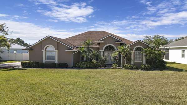 5801 NW Tree House CT, Port Saint Lucie, FL 34986