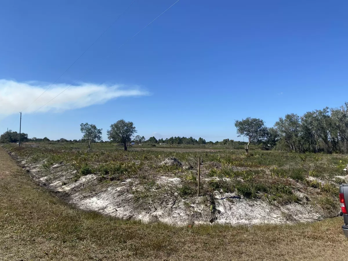 Okeechobee, FL 34972,17609 NW 296th ST