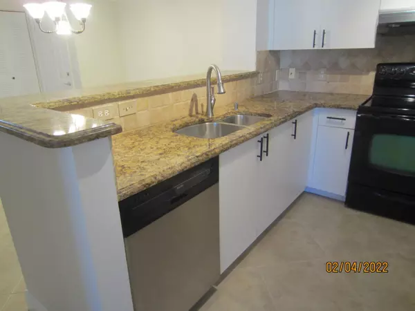 Hypoluxo, FL 33462,131 Yacht Club 207 WAY 207