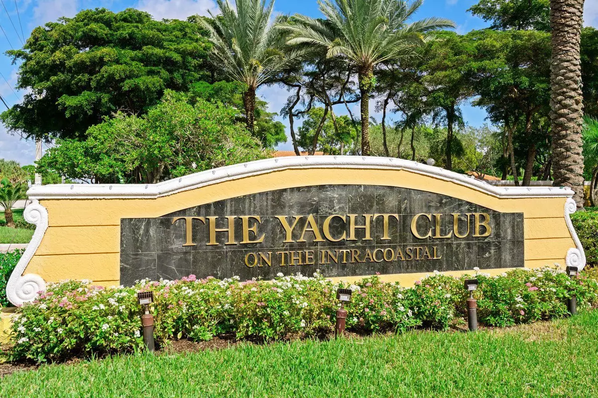 Hypoluxo, FL 33462,131 Yacht Club 207 WAY 207