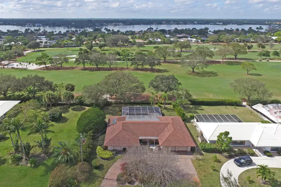 225 W Fairway, Tequesta, FL 33469