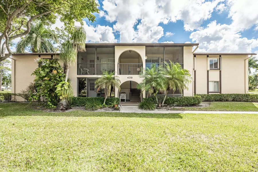 439 Pine Glen LN B-2, Lake Worth, FL 33463