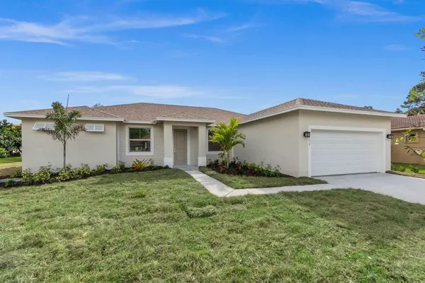 1201 SE Mcfarlane AVE, Port Saint Lucie, FL 34952