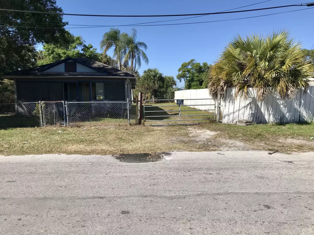 Fort Pierce, FL 34950,107 S 31st ST