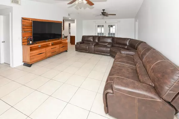 Port Saint Lucie, FL 34953,755 SW Babbit DR