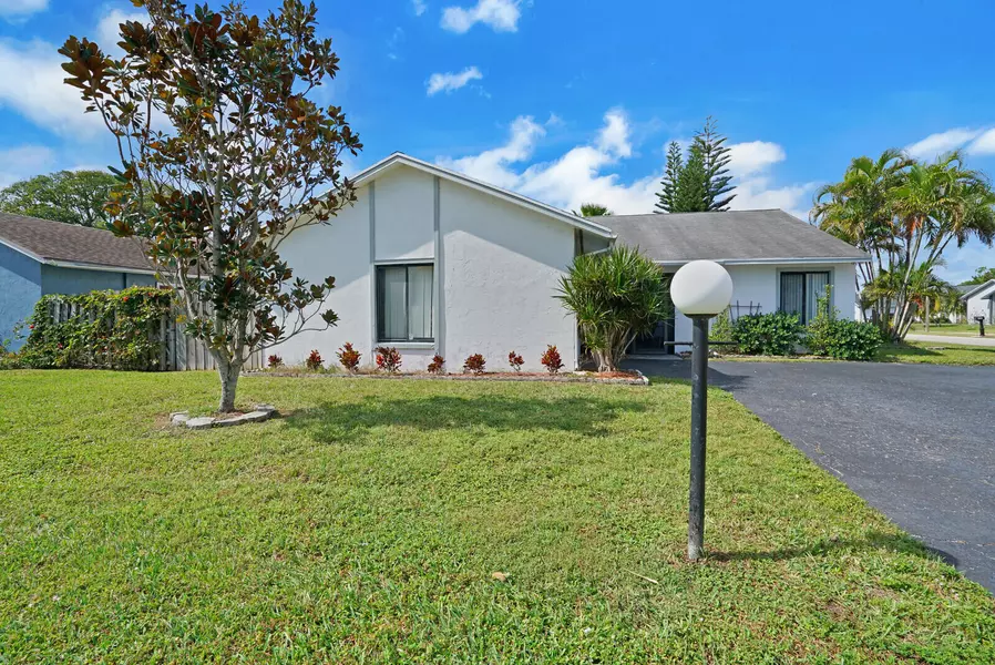 5621 Teakwood RD, Lake Worth, FL 33467