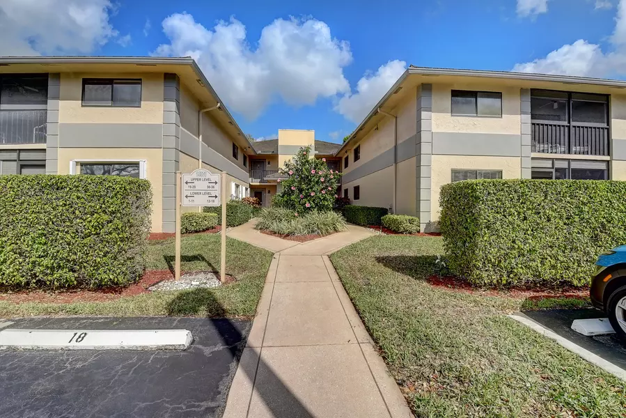 15378 Lakes Of Delray BLVD 18, Delray Beach, FL 33484