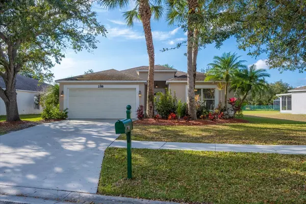 Port Saint Lucie, FL 34953,258 SW Panther TRCE