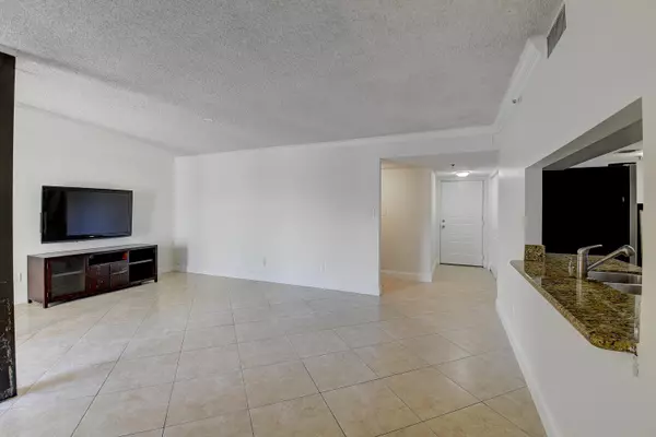 Delray Beach, FL 33444,2025 Lavers CIR D108