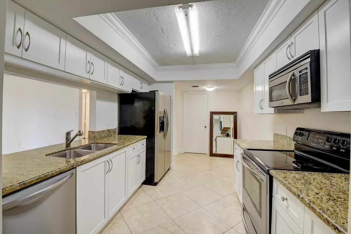 Delray Beach, FL 33444,2025 Lavers CIR D108