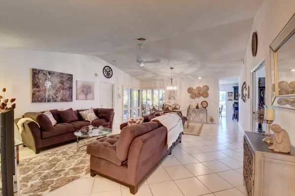 Boca Raton, FL 33498,10119 Camelback LN