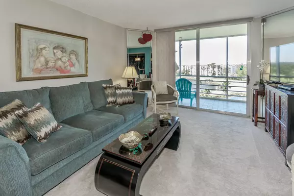 Lake Worth, FL 33467,3465 Via Poinciana 702