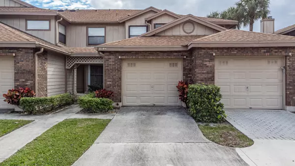 Greenacres, FL 33413,300 Crosswinds DR F1