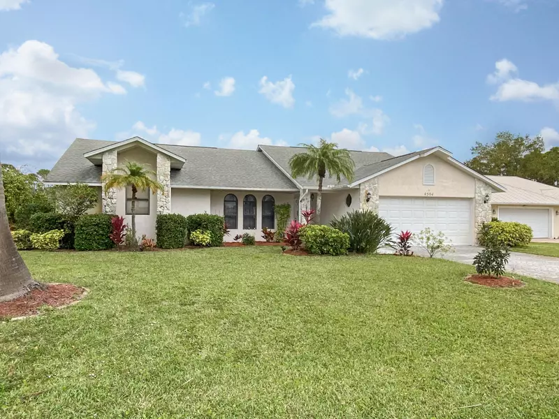 4504 Paleo Pines CIR, Fort Pierce, FL 34951