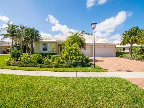 2870 Saint Barts SQ, Vero Beach, FL 32967