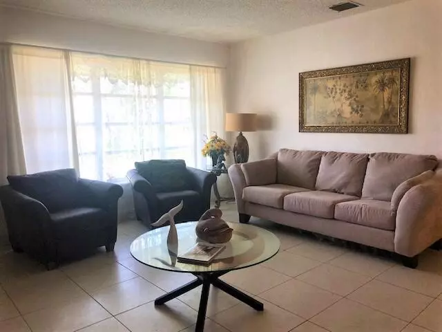 Lake Worth, FL 33461,1511 Hillcrest DR