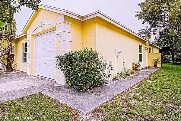 Greenacres, FL 33463,3719 Nyack LN