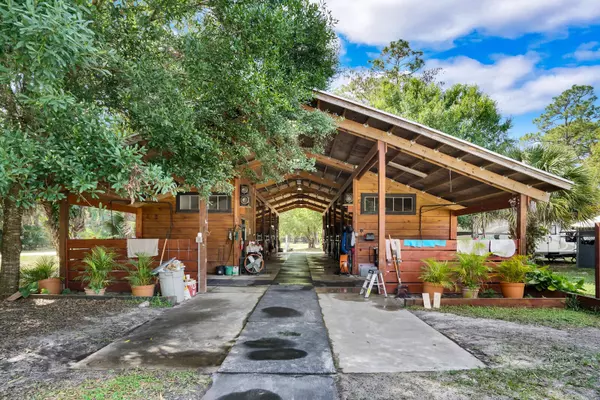 Loxahatchee Groves, FL 33470,15201 Timberlane PL