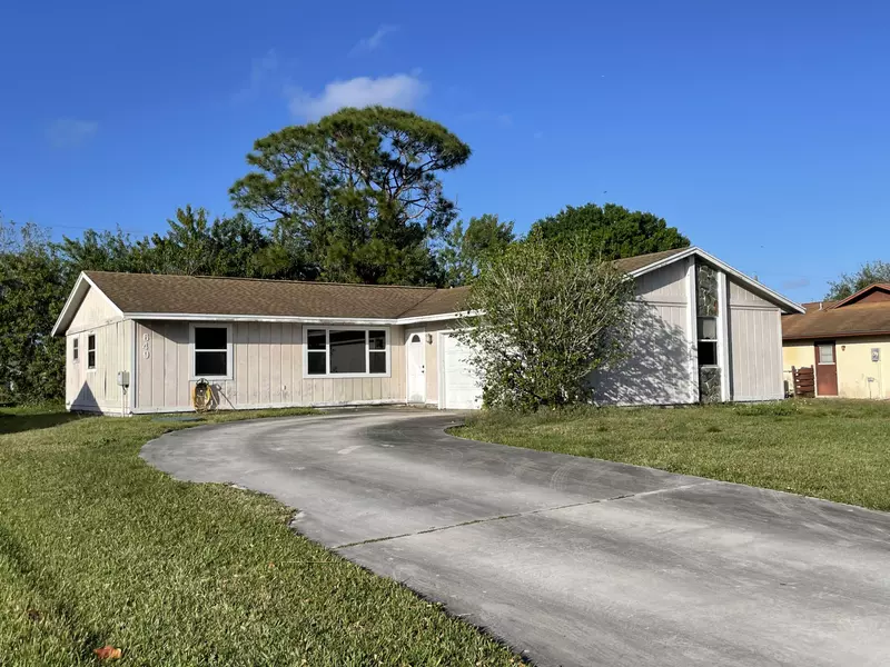 649 SE Streamlet AVE, Port Saint Lucie, FL 34983