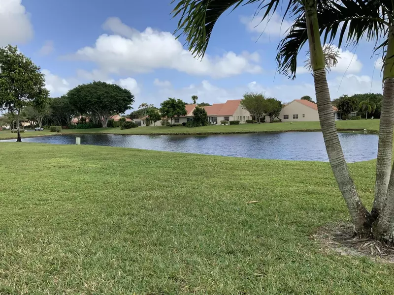 7688 Coral Lake DR, Delray Beach, FL 33446