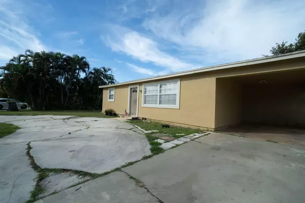 Lantana, FL 33462,3175 Indian TRL