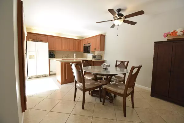 Plantation, FL 33324,715 NW 98th CIR 715