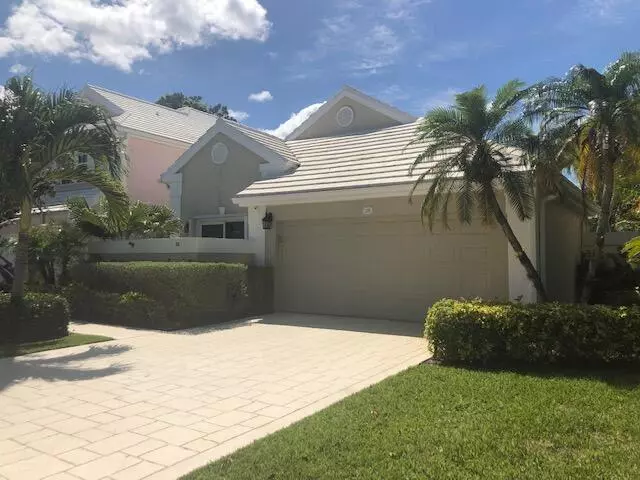 28 Windsor LN, Palm Beach Gardens, FL 33418