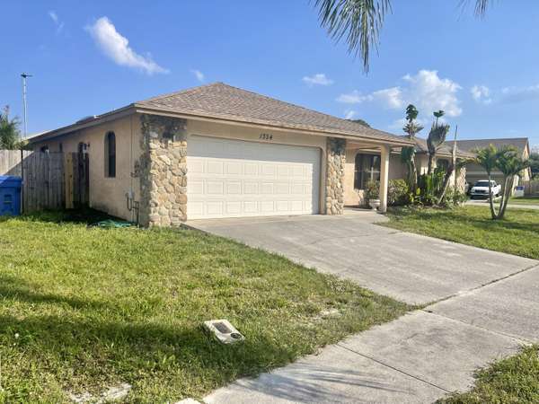 Lantana, FL 33462,1334 Caribbean WAY