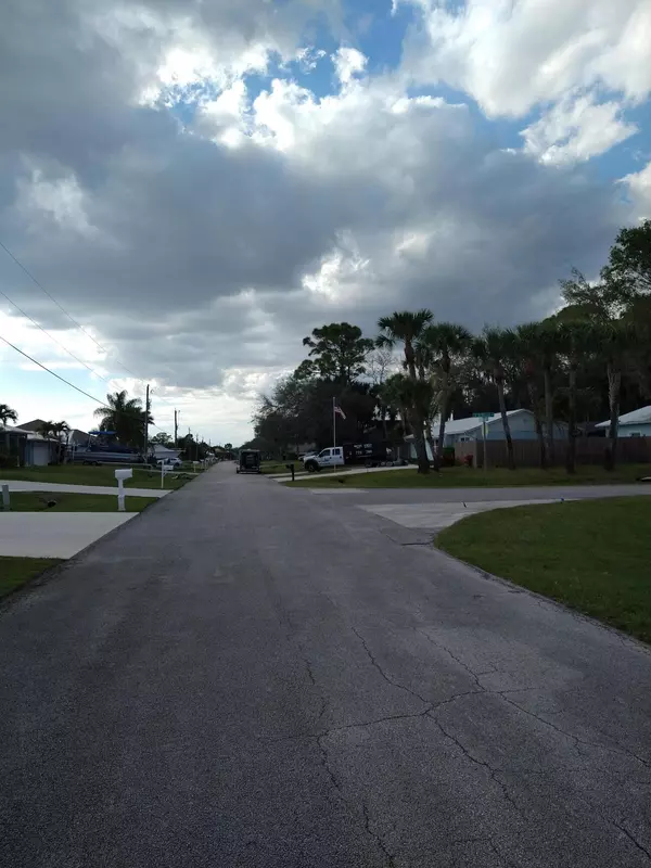 Port Saint Lucie, FL 34953,1518 SW SW Lexington DR