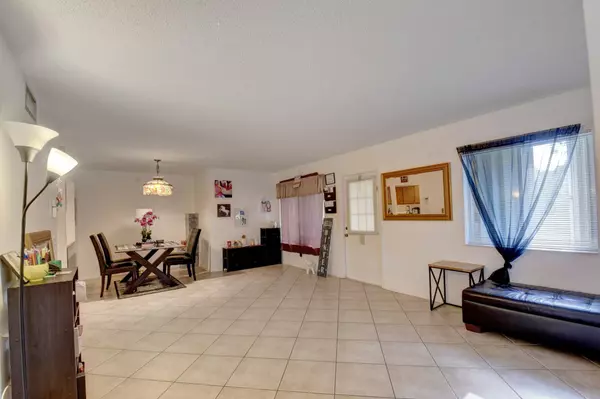 Greenacres, FL 33463,228 Pine Hov CIR C-2