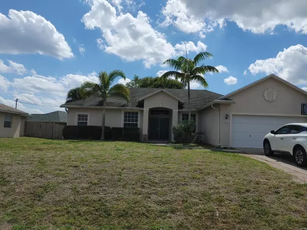 882 SW Kappa AVE, Port Saint Lucie, FL 34953