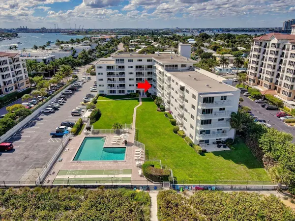 Palm Beach Shores, FL 33404,33 S Ocean 207 AVE 207