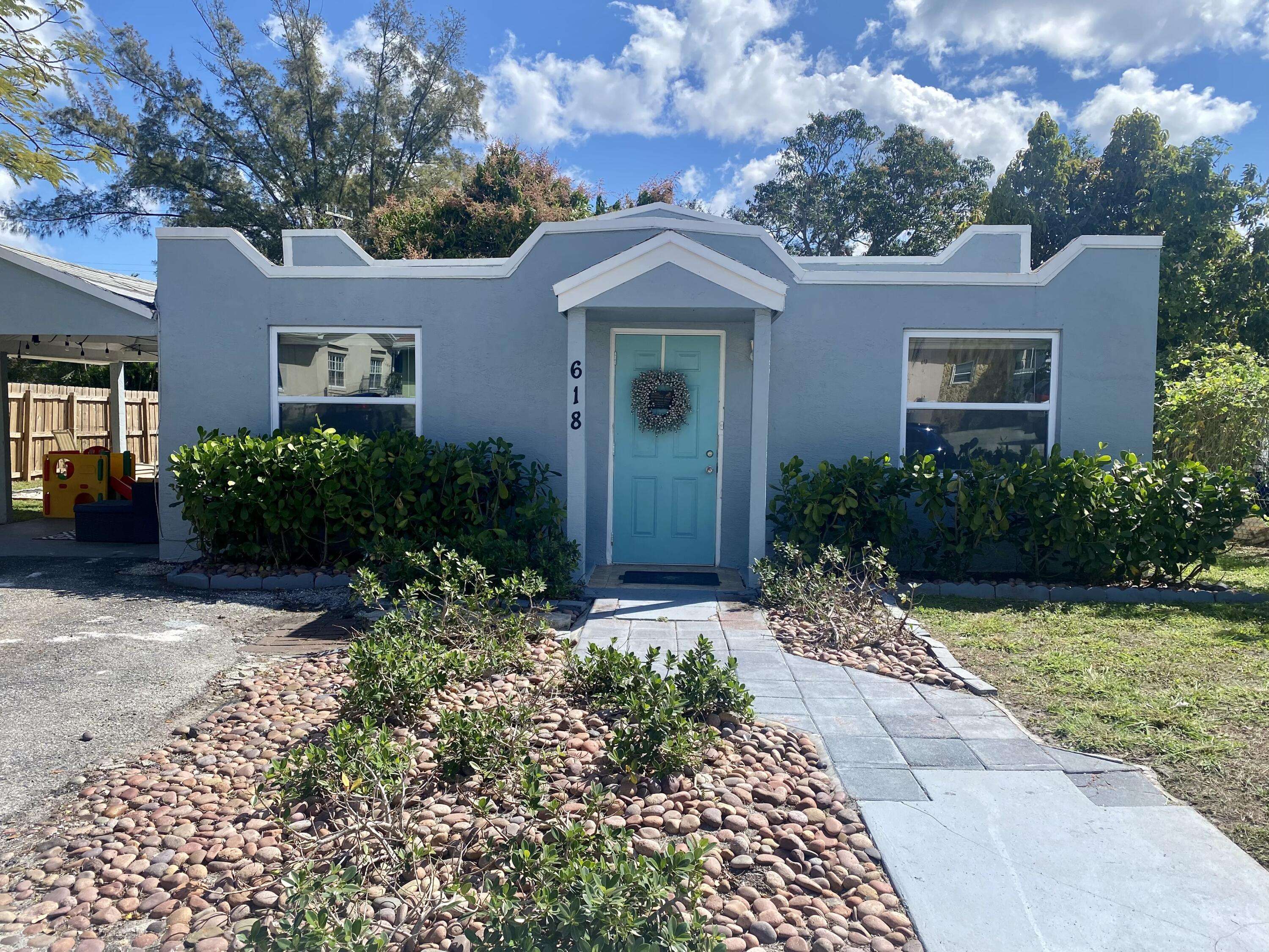 618 S Pine ST, Lake Worth Beach, FL 33460