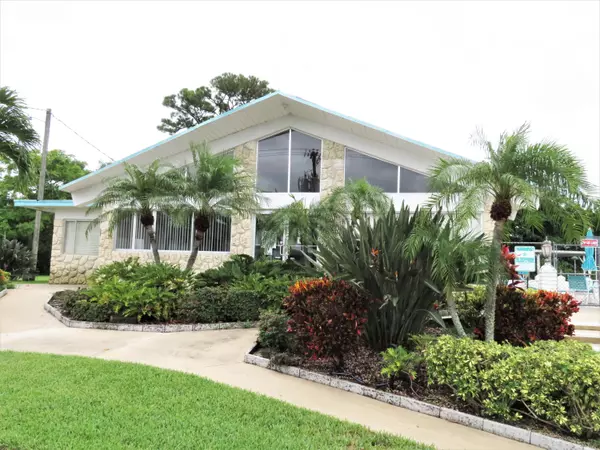 2004 Lake Osborne DR 9, Lake Worth Beach, FL 33461