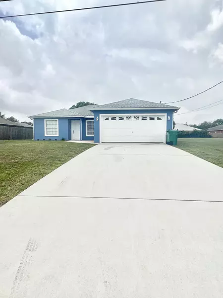 686 SW Abraham AVE, Port Saint Lucie, FL 34953