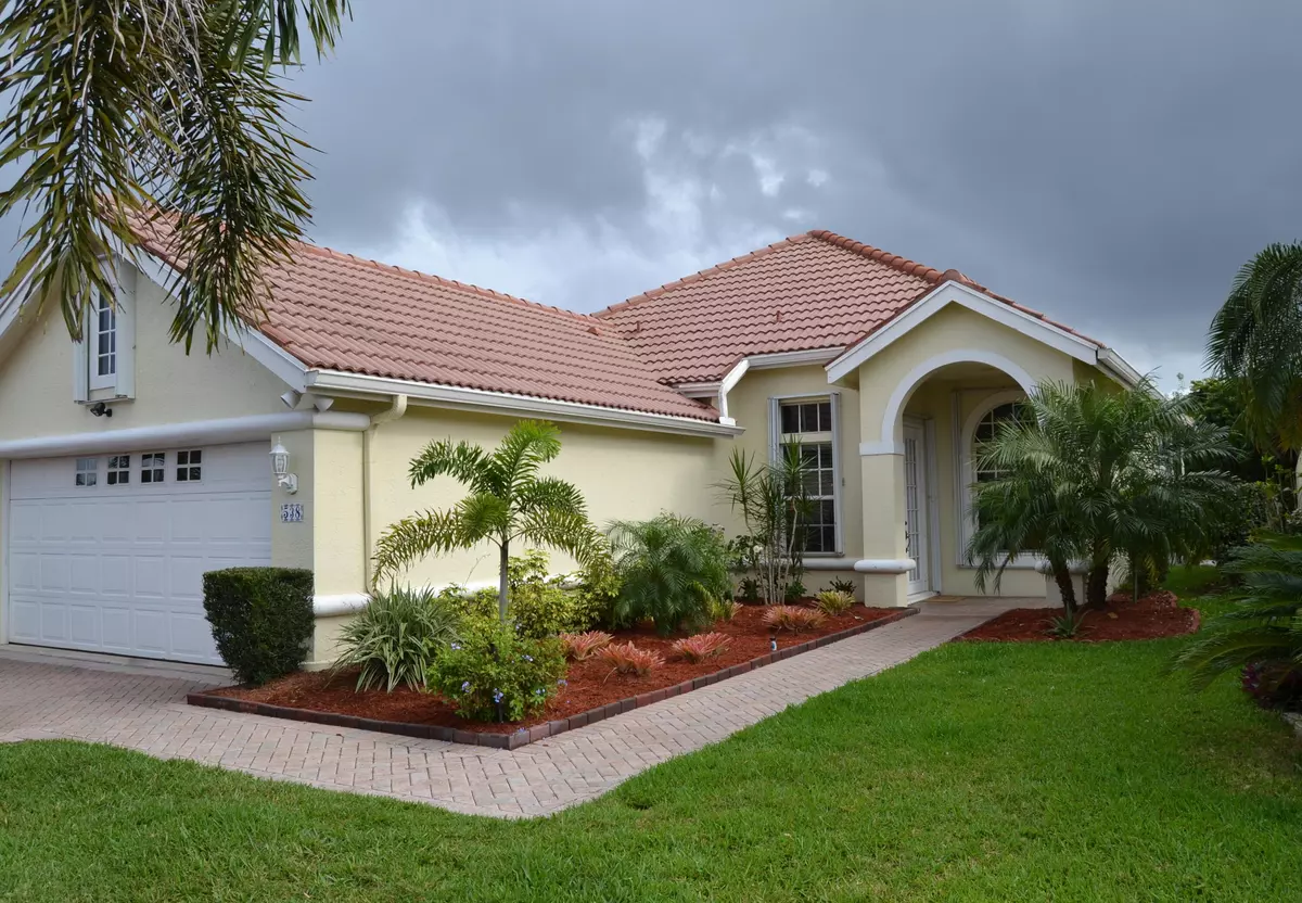 Port Saint Lucie, FL 34986,538 SW New Castle CV