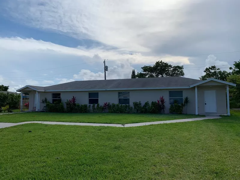 2211 SE 3rd ST, Boynton Beach, FL 33435